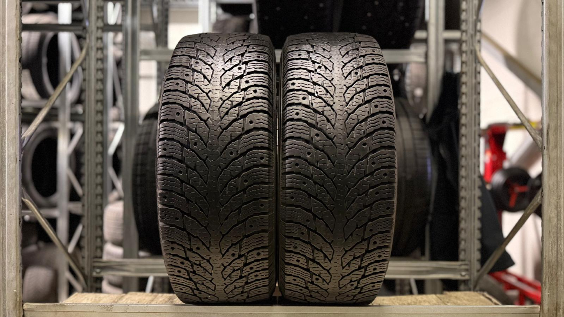 Nokian Hakkapeliitta C4 235/65R16C 121/119 R Ламельные шины