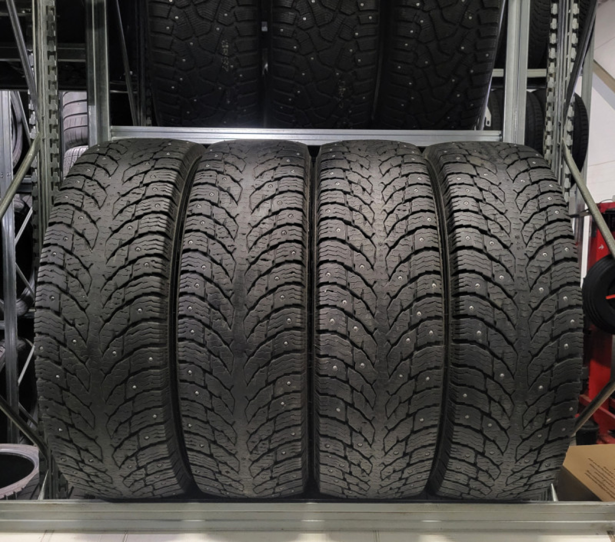 Nokian Hakkapeliitta C4 205/75R16C 113/111 R