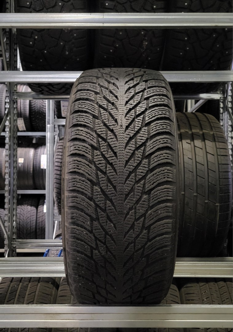Nokian Hakkapeliitta R3 235/45R18 98 T
