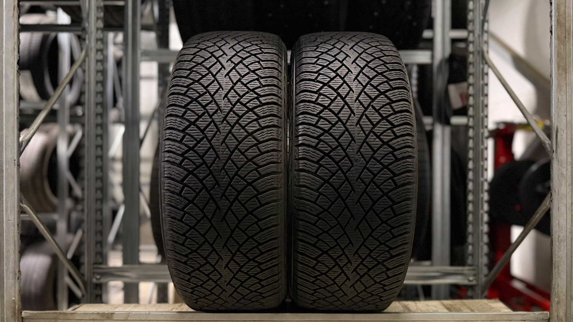 Nokian Hakkapeliitta R5 235/55R17 103 R