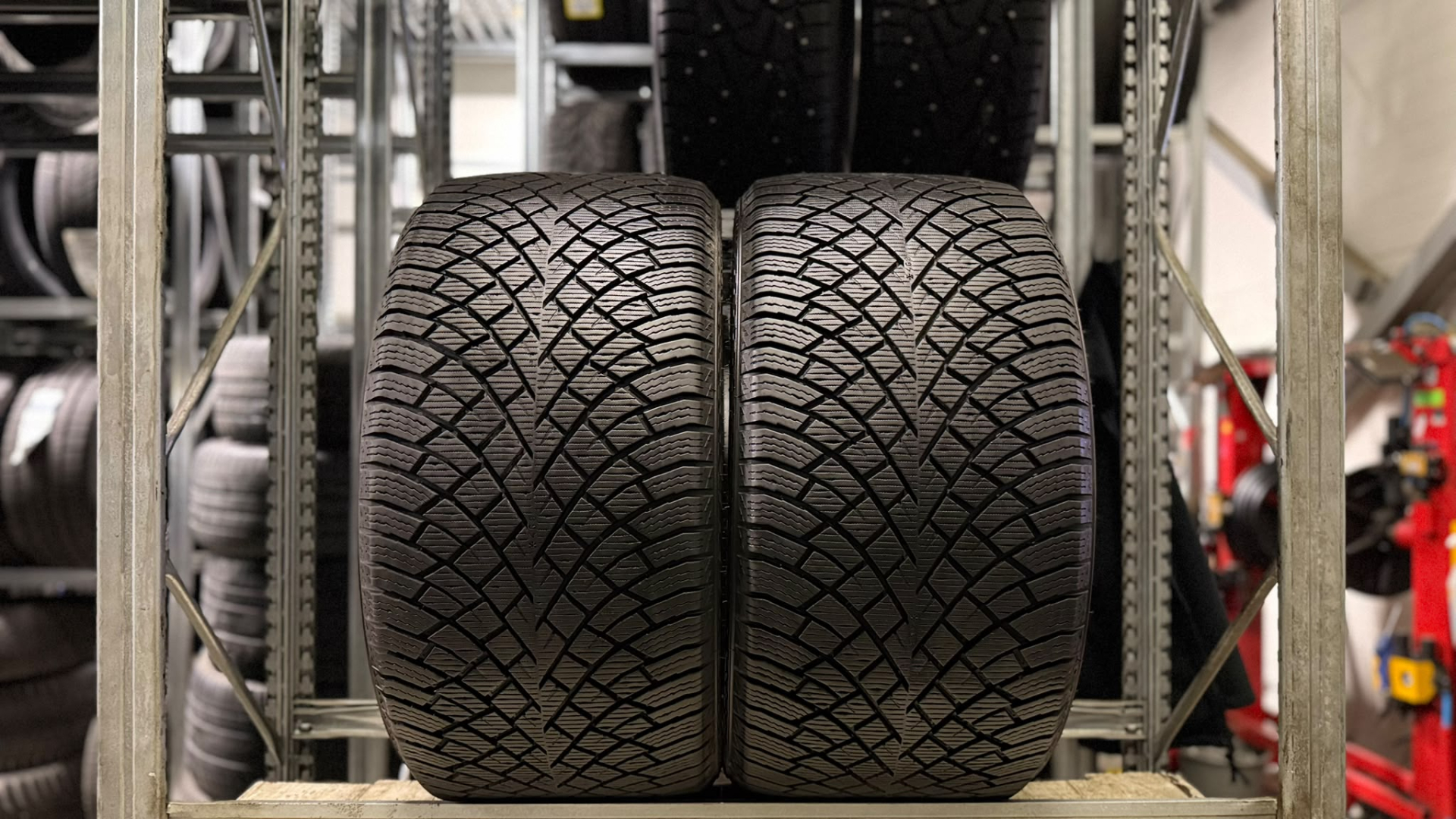 Nokian Hakkapeliitta R5 SUV 315/35R21 111 T Ламельные шины