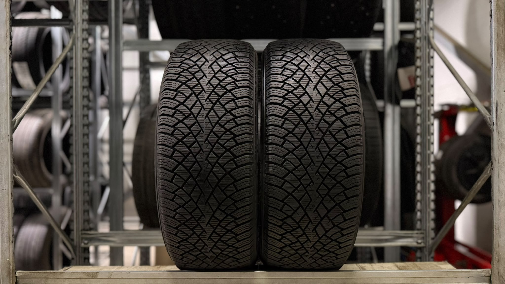 Nokian Hakkapeliitta R5 235/45R18 98 T