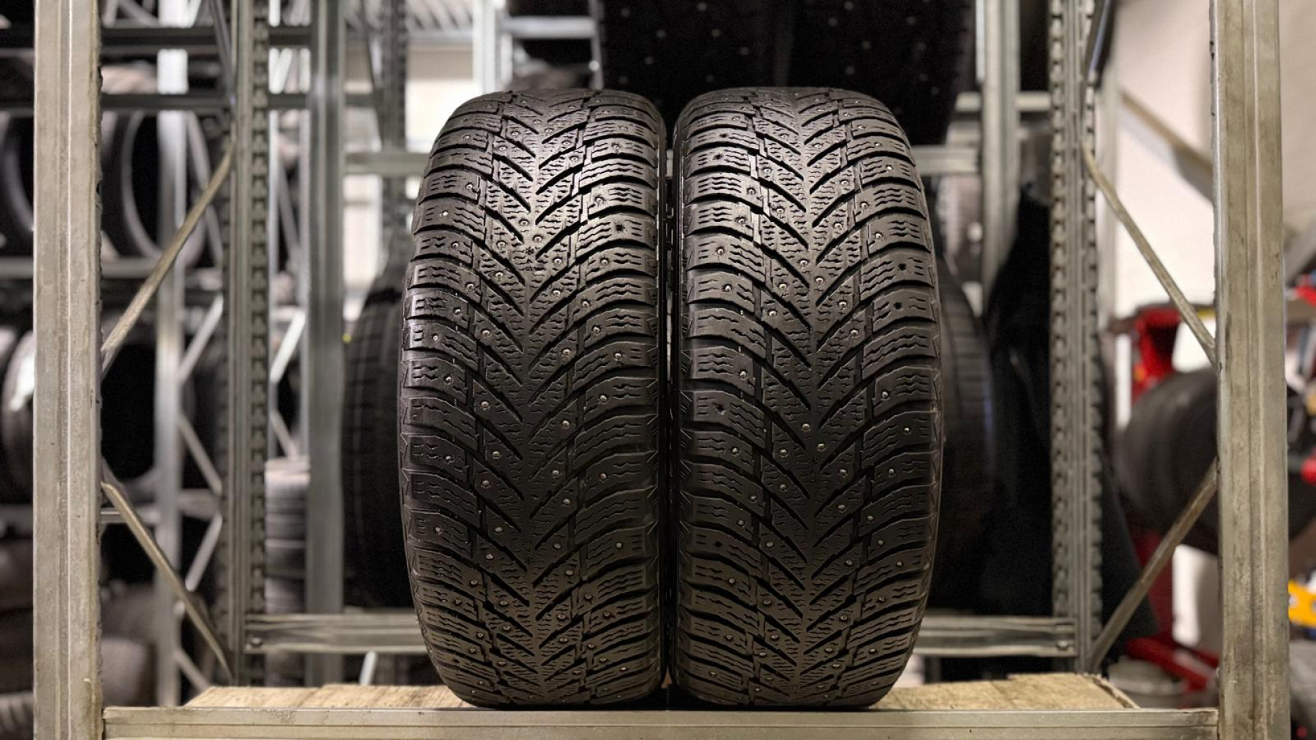 Nokian Hakkapelitta 10 235/50R20 104 T ev, silent drive Шипованные шины