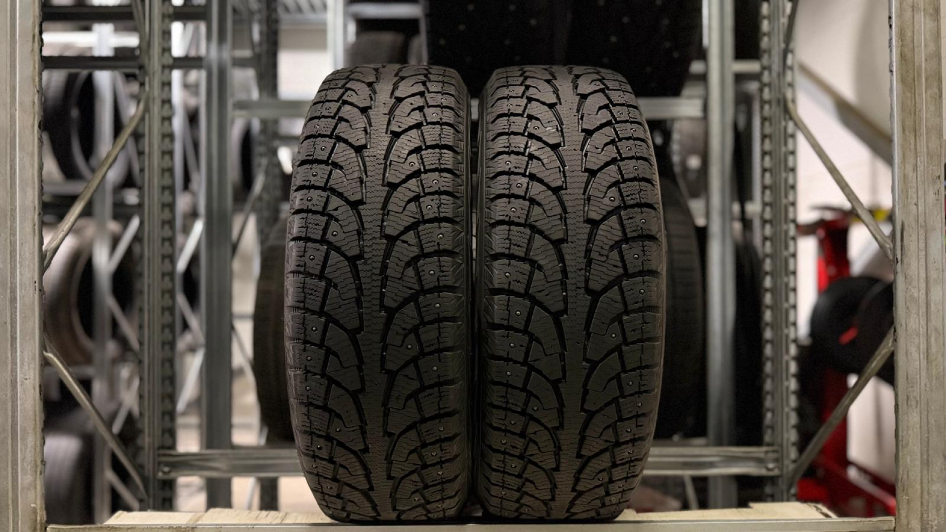 Hankook Winter I Pike RW11 215/70R16 100 T Naastrehvid