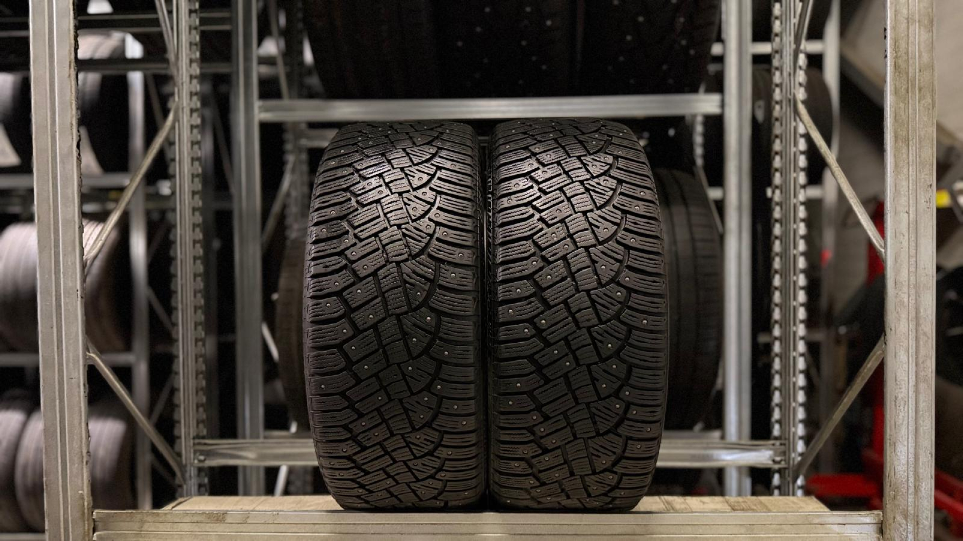 Continental IceContact 2 235/65R19 109 T Шипованные шины