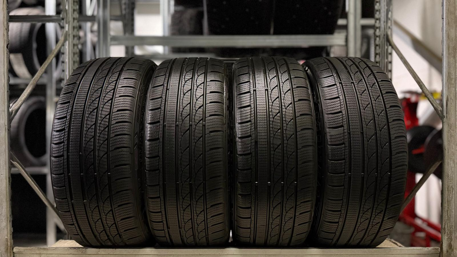 Minerva Ice-Plus S210 205/45R17 88 V Ламельные шины