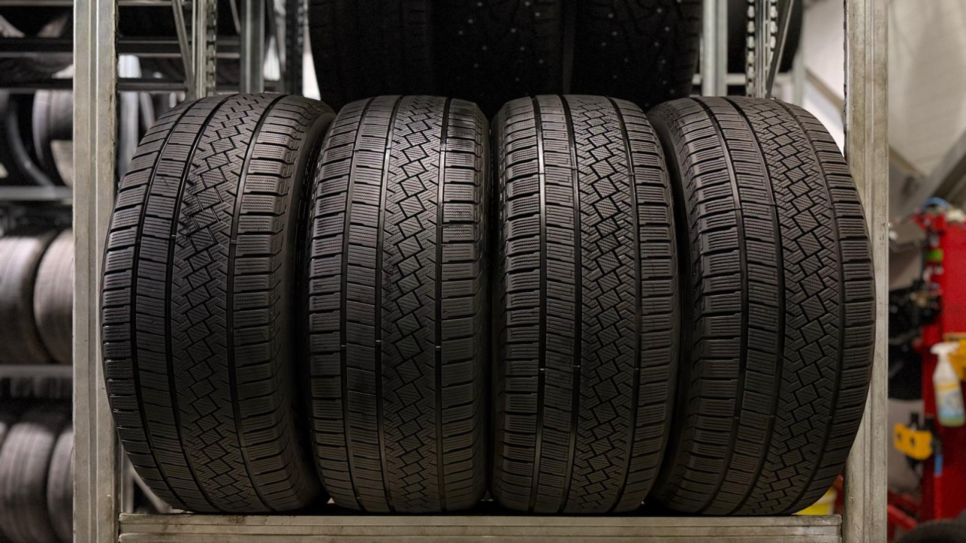 Pirelli Ice Zero Asimmetrico 255/40R20 101 H Ламельные шины