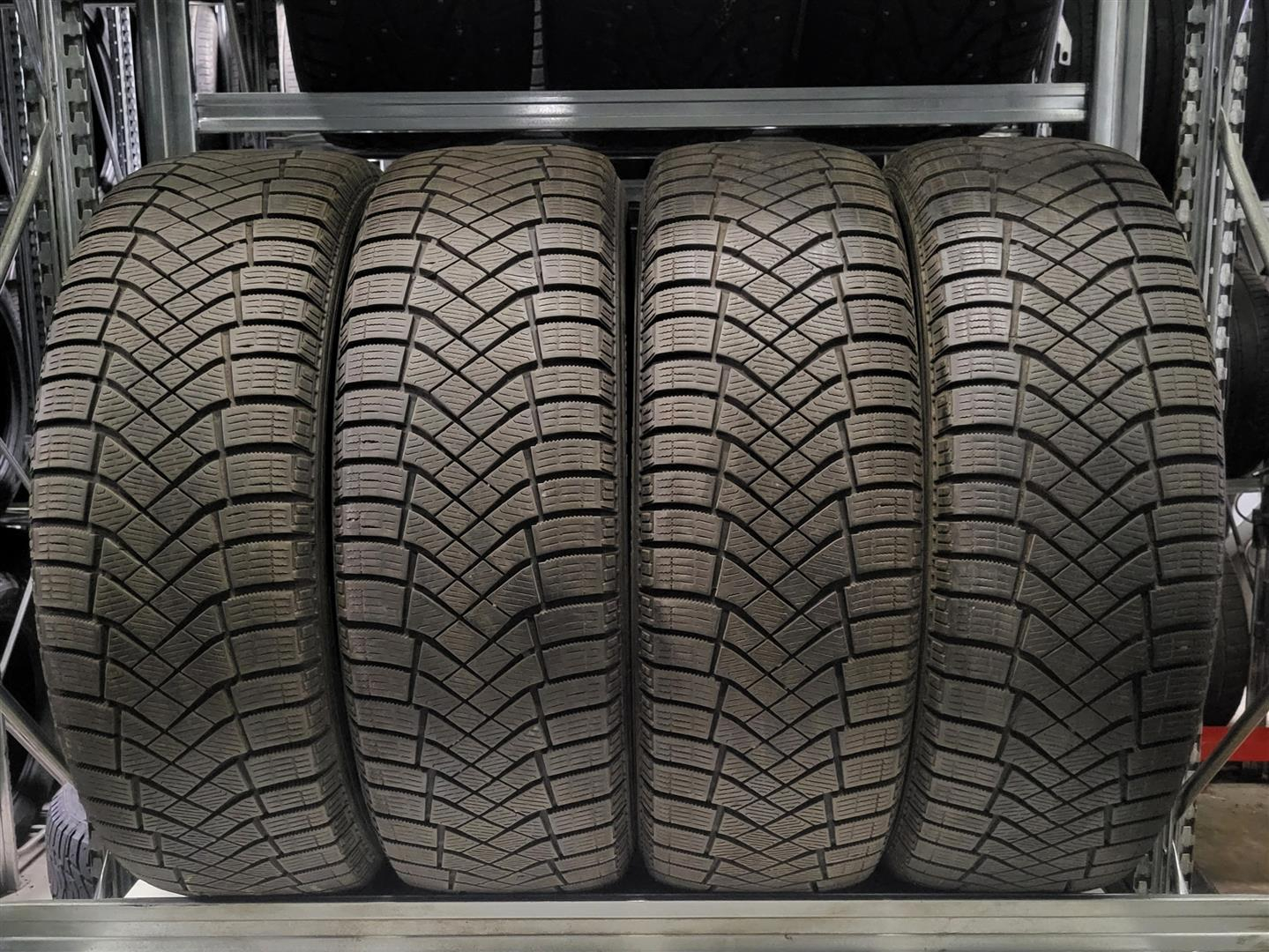 Pirelli Ice Zero FR 235/60R17 106 H Lamellrehvid