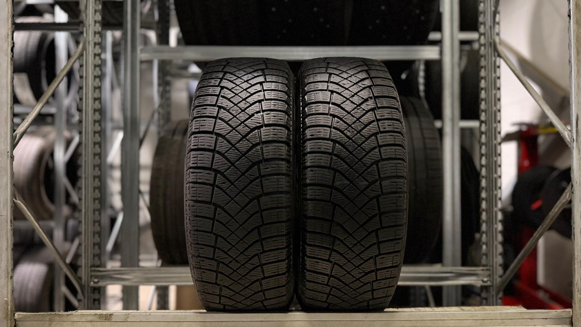 Pirelli Ice Zero FR 205/55R17 95 T Lamellrehvid