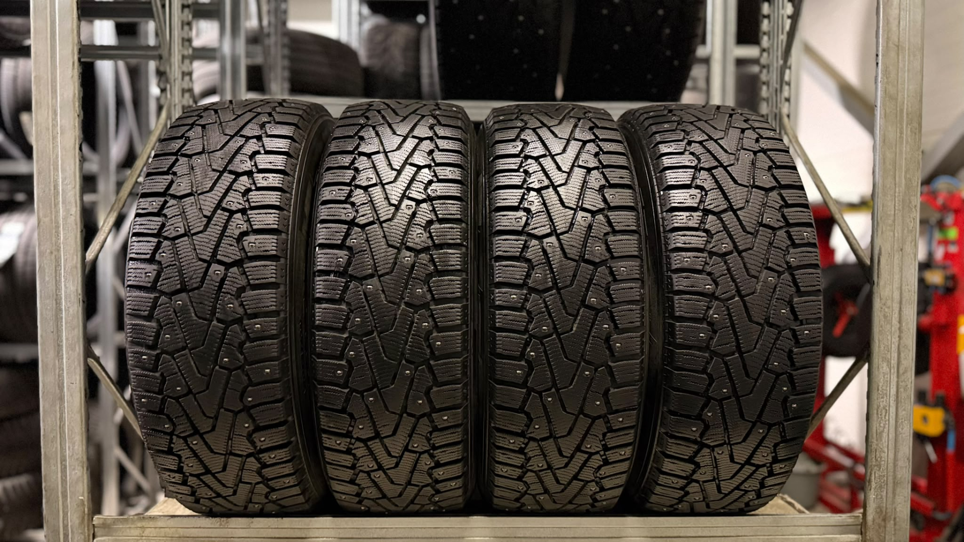 Pirelli Ice Zero 215/65R17 103 T Шипованные шины