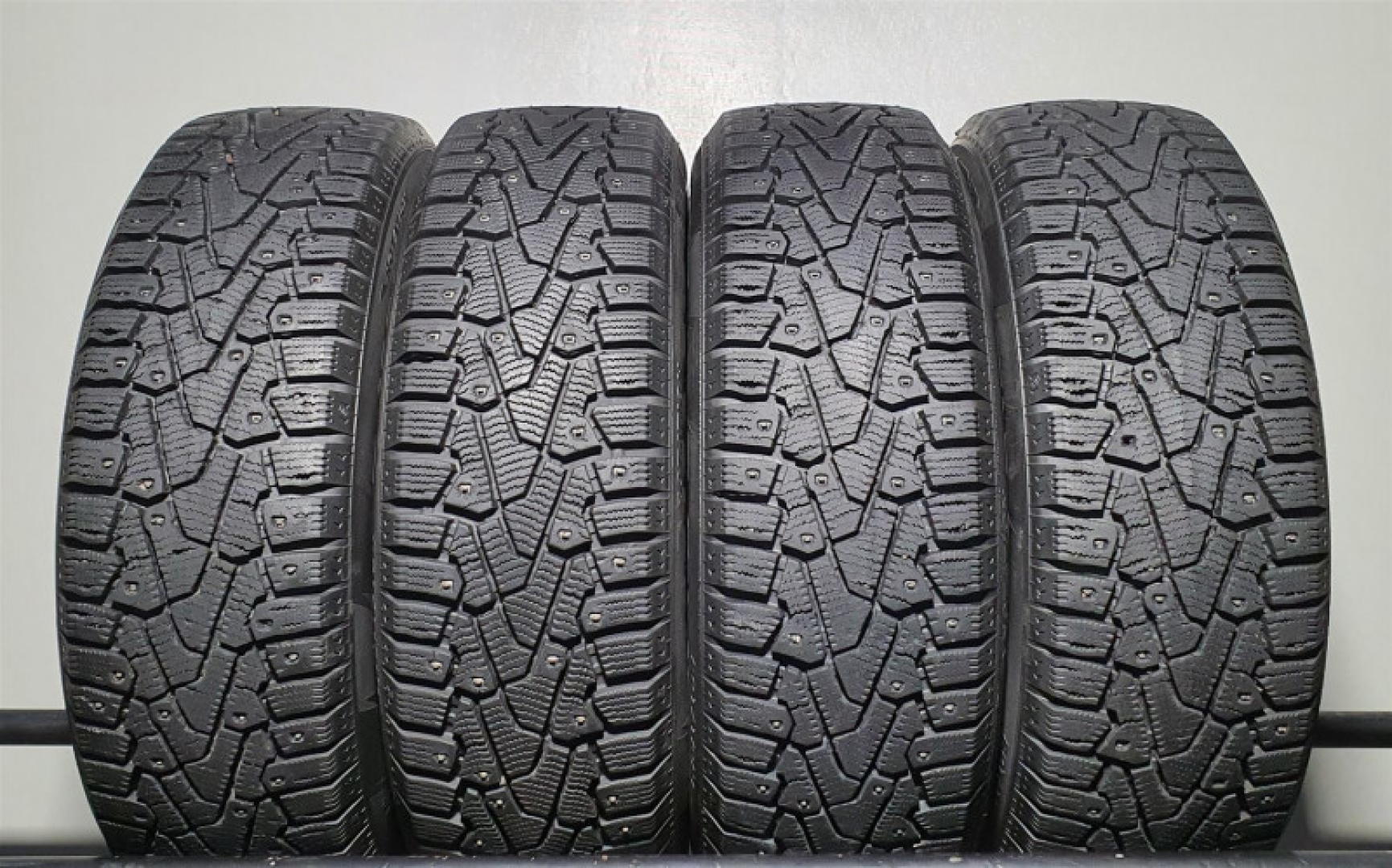 Pirelli Ice Zero 195/65R15 95 T Шипованные шины