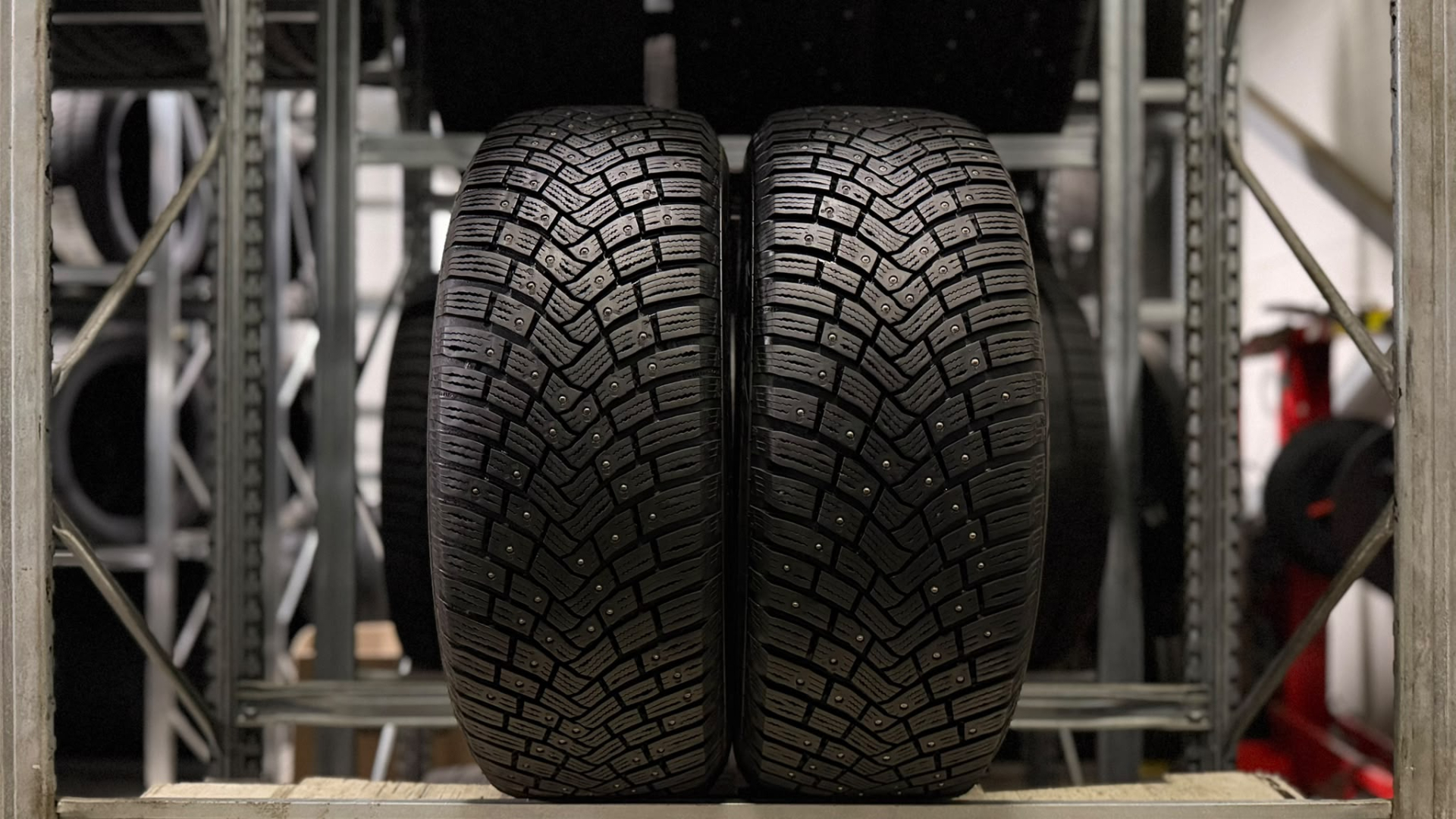Continental IceContact 3 235/55R19 105 T Шипованные шины