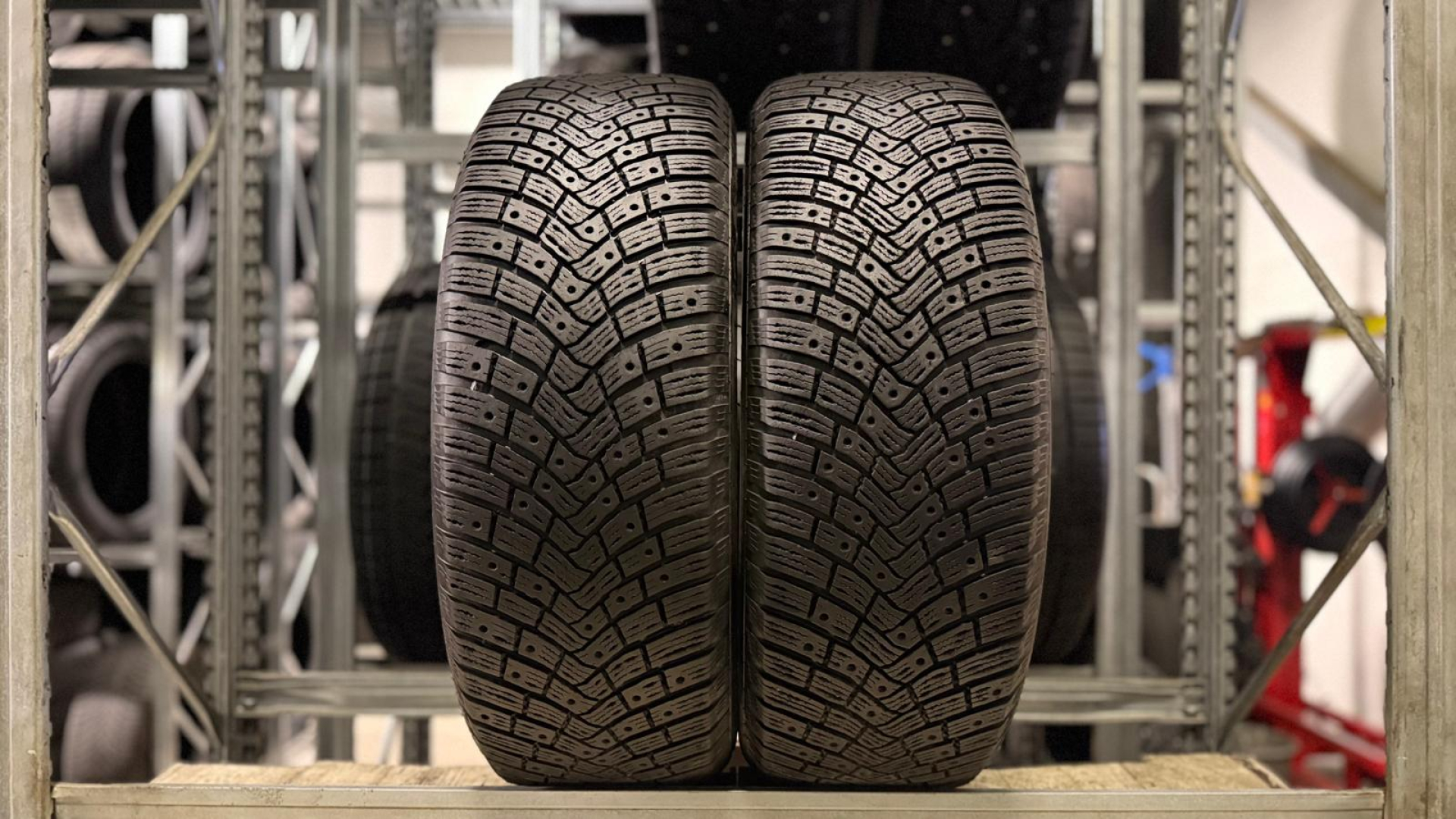 Continental IceContact 3 225/60R18 104 T Ламельные шины