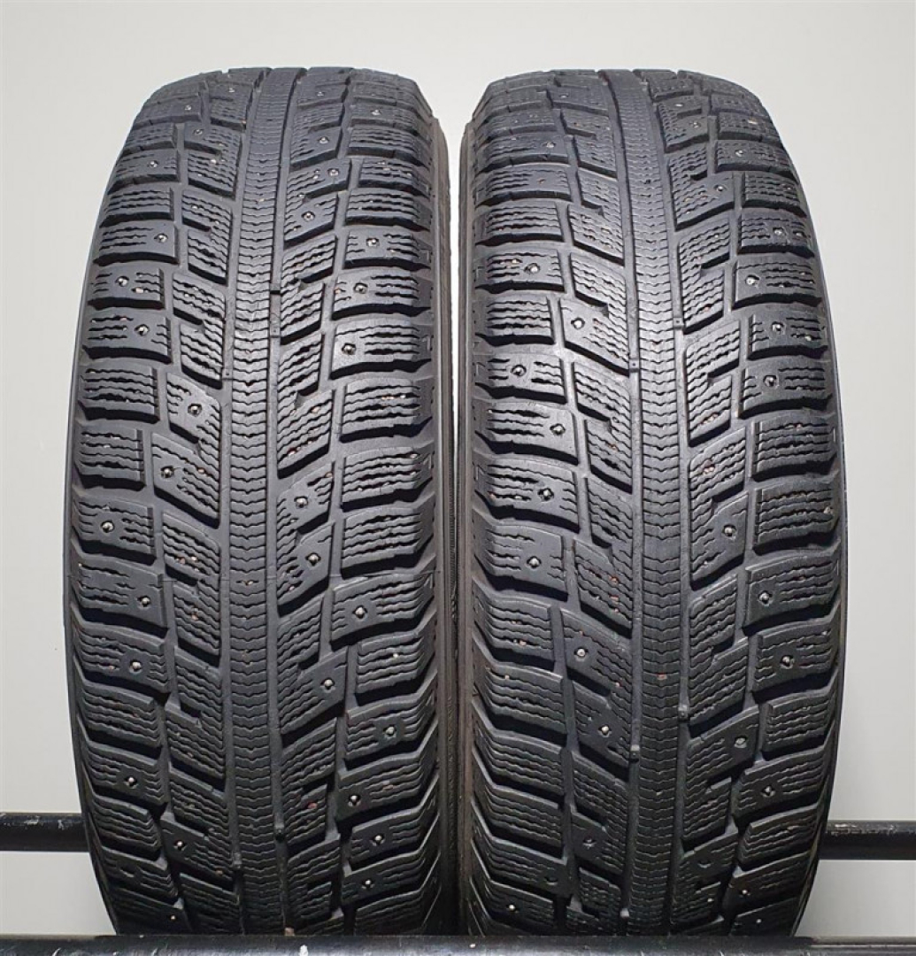 Kumho Izen Kw22 175/65R14 82 T Studded tires
