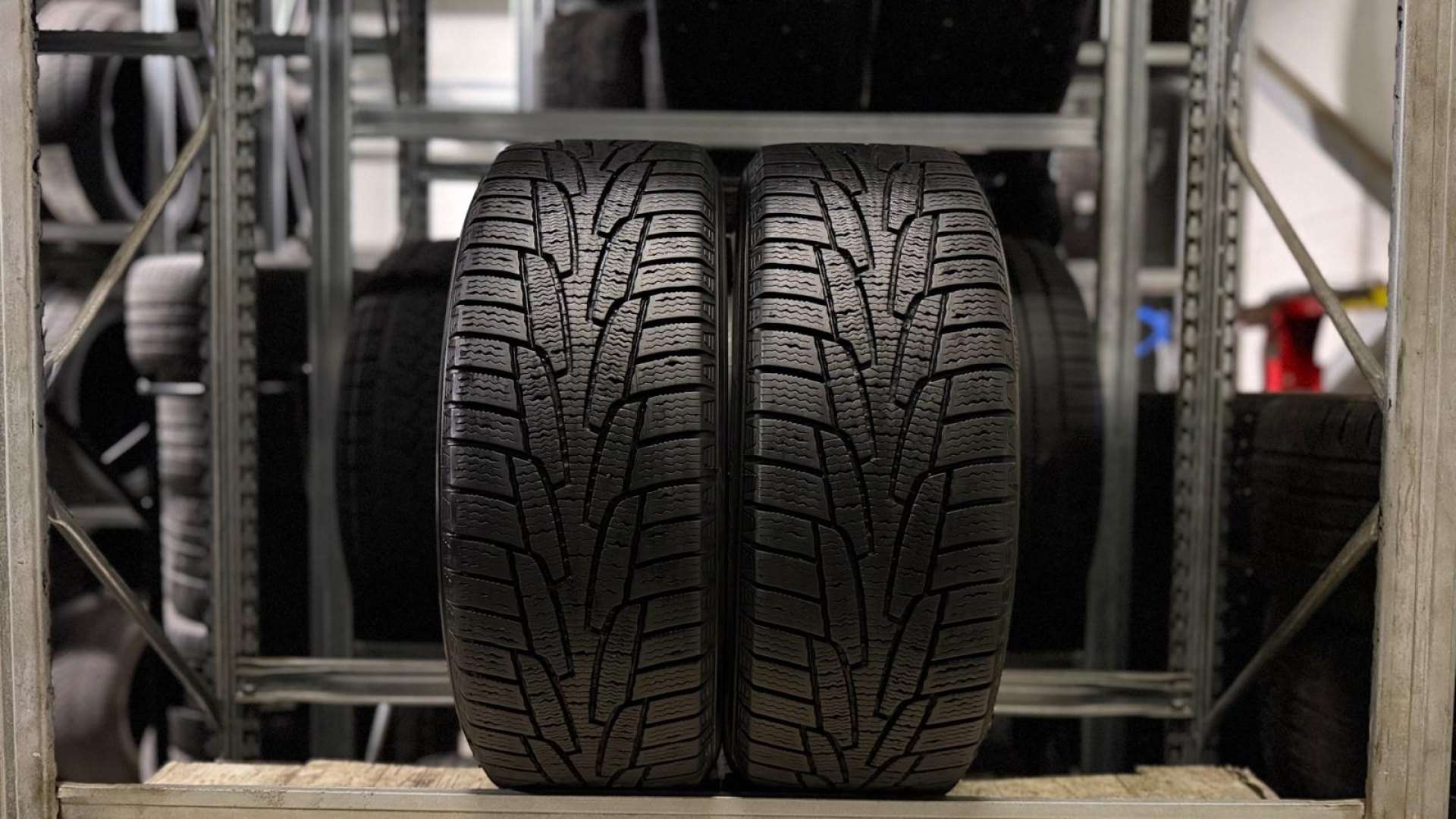 Kumho Izen KW31 215/55R17 98 R Ламельные шины