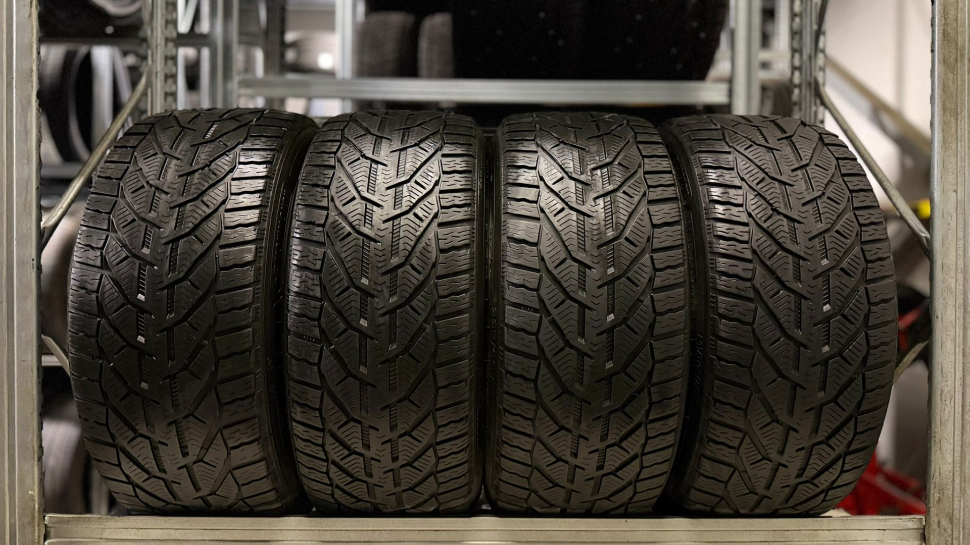 Kormoran Snow 225/40R18 92 V Lamellrehvid