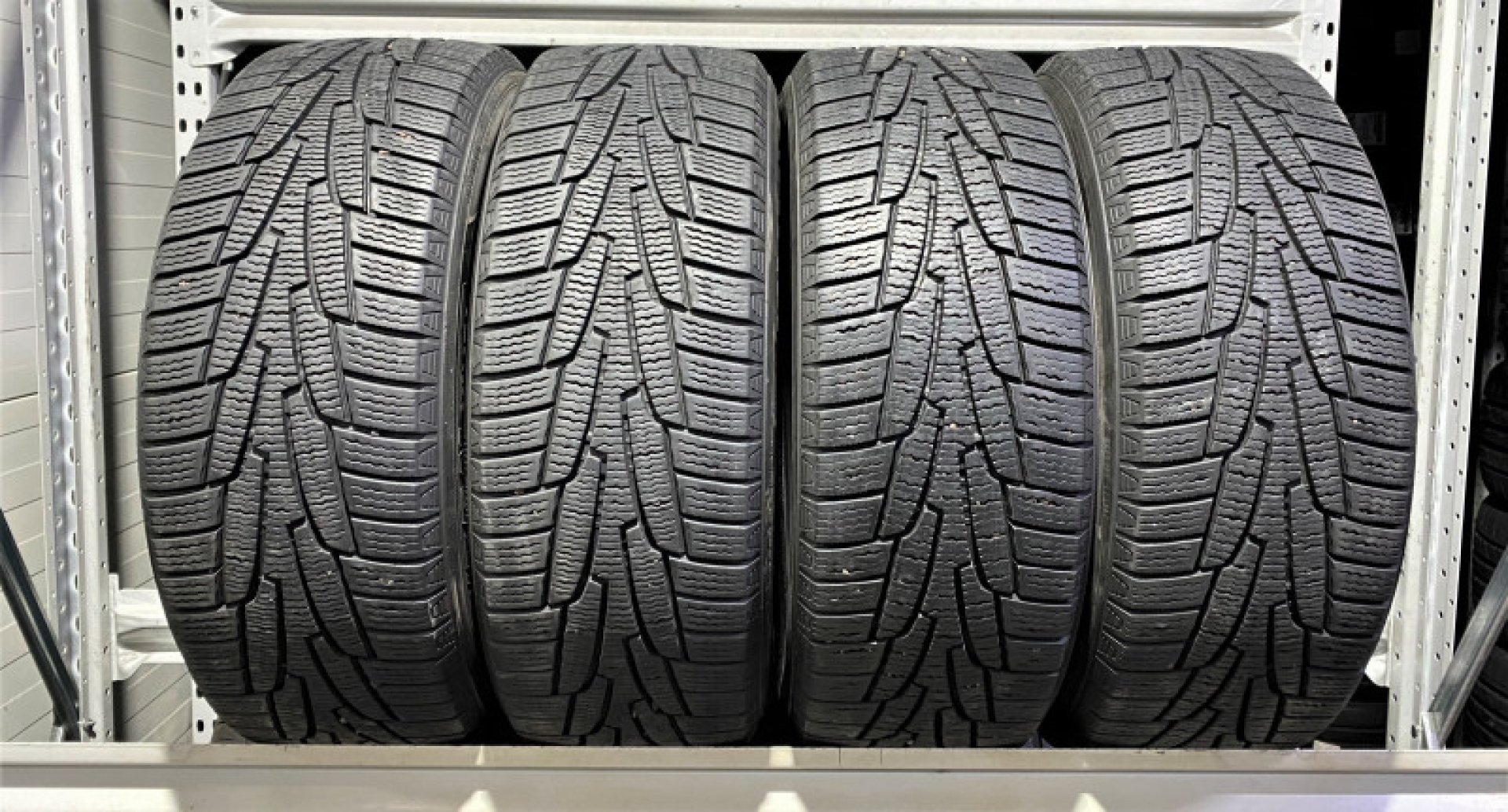 Kumho Izen KW31 205/60R16 96 R Lamellrehvid