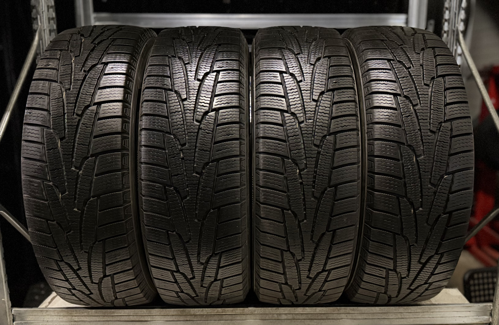 Kumho Izen KW31 225/65R17 106 R
