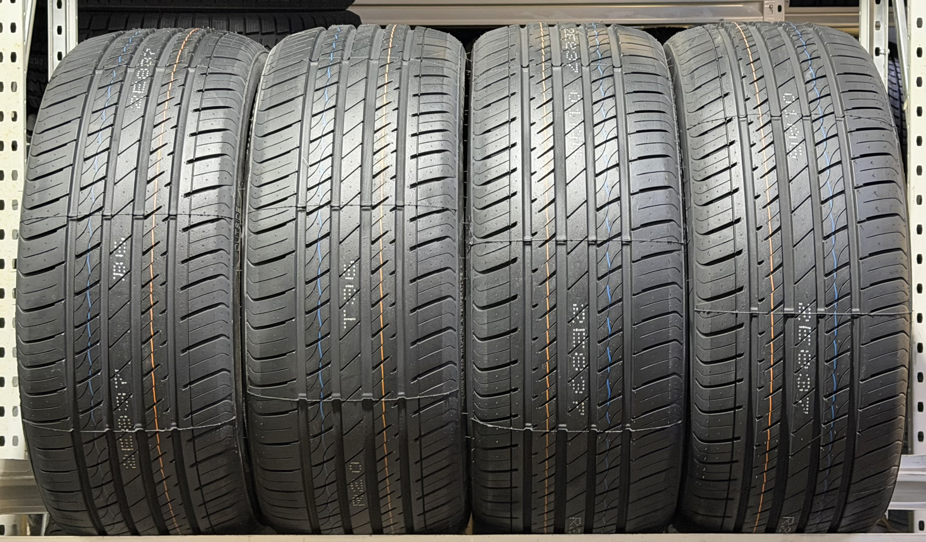 Sonix L-ZEAL 56 255/30R20 92 Y Suverehvid