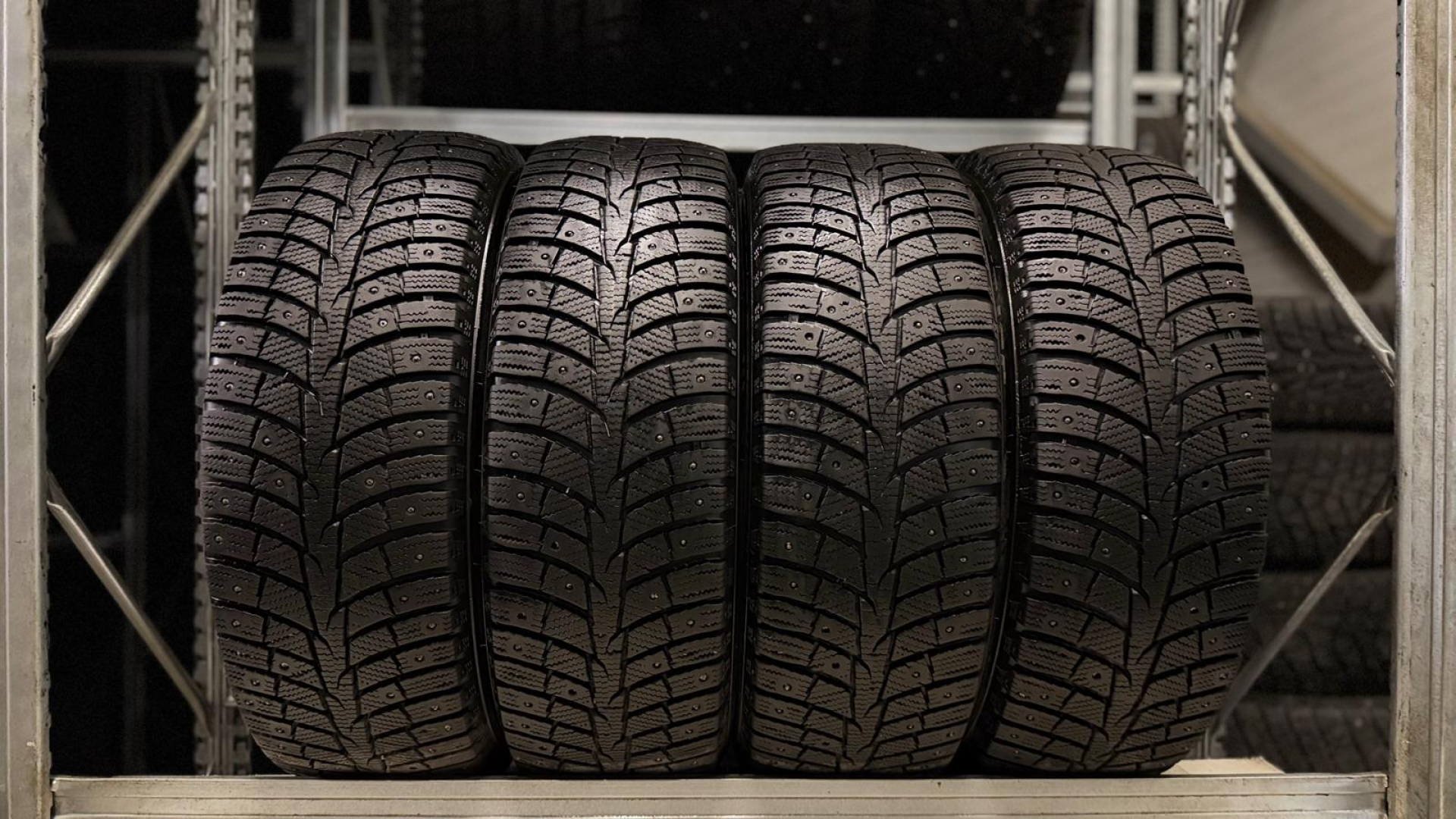 Laufenn I Fit Ice LW71 205/60R16 96T Lamell