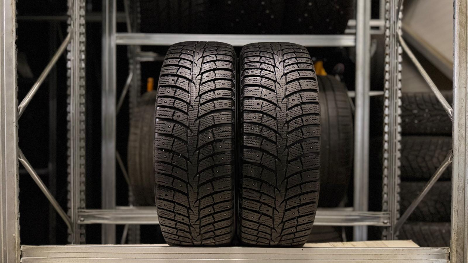 Laufenn I Fit Ice LW71 235/75R16 108 T Naastrehvid