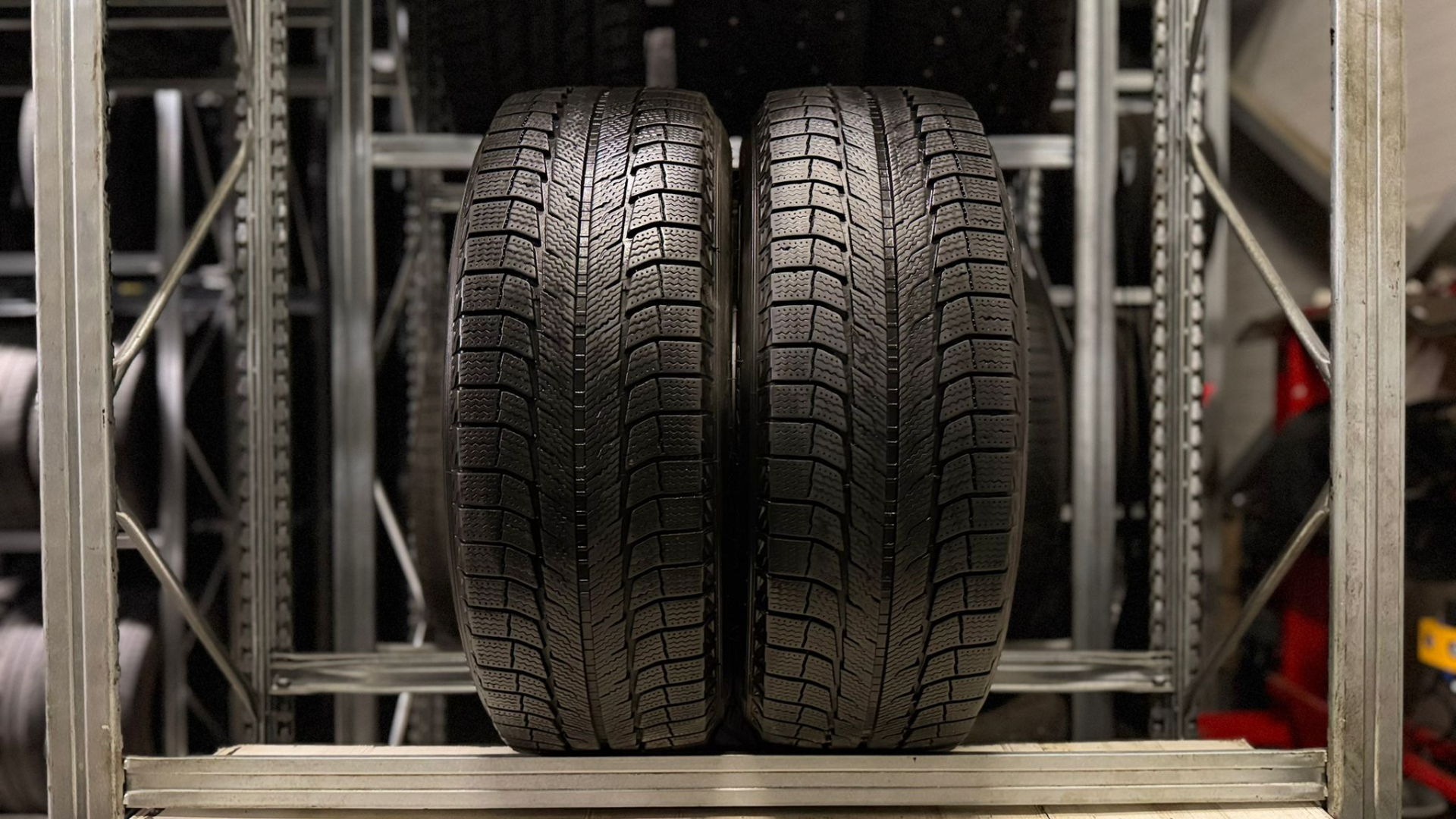 Michelin Latitude X-ICE 2 235/65R18 106 T Friction tires