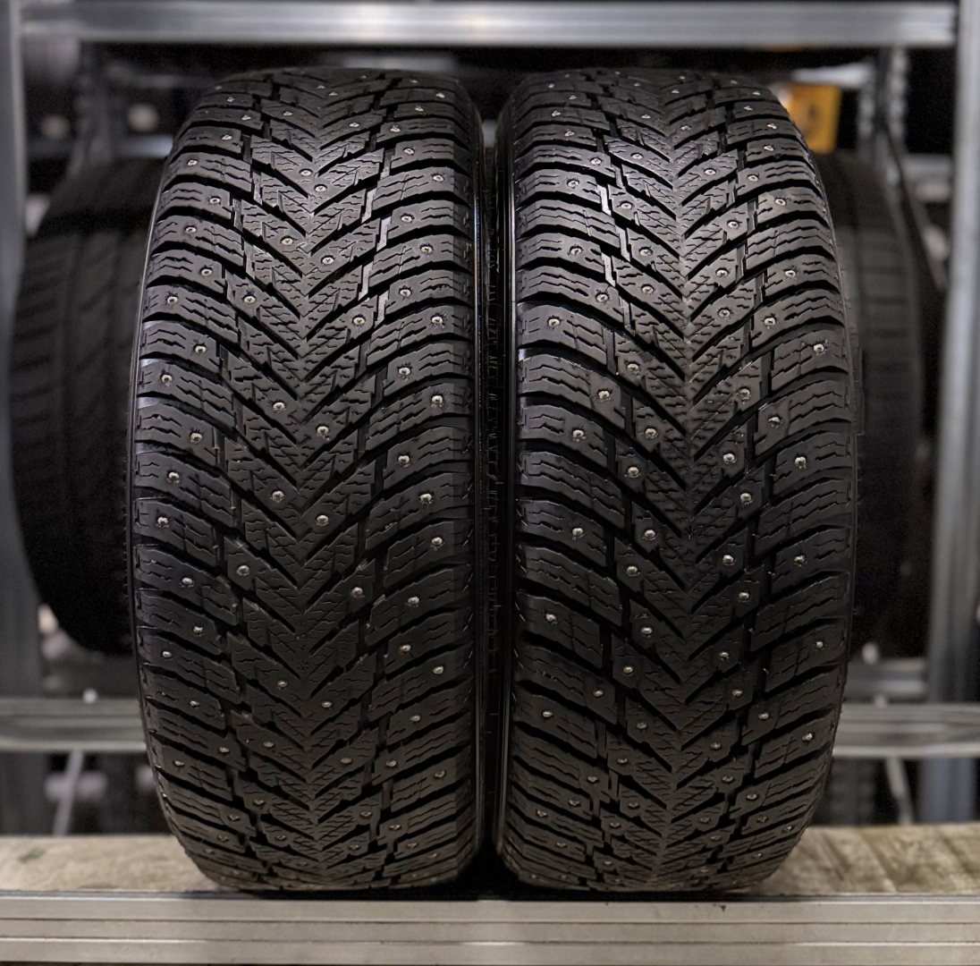 Nokian Hakkapeliitta 10 215/55R17 98T Шипованная