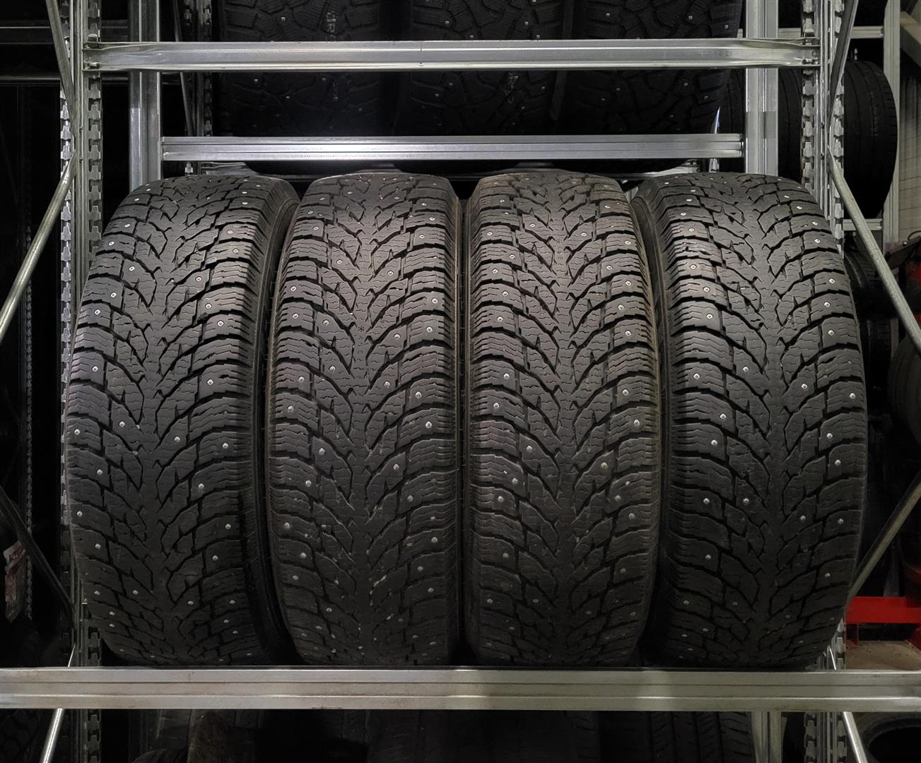 Nokian Hakkapeliitta C4 235/60R17C 117/115 R