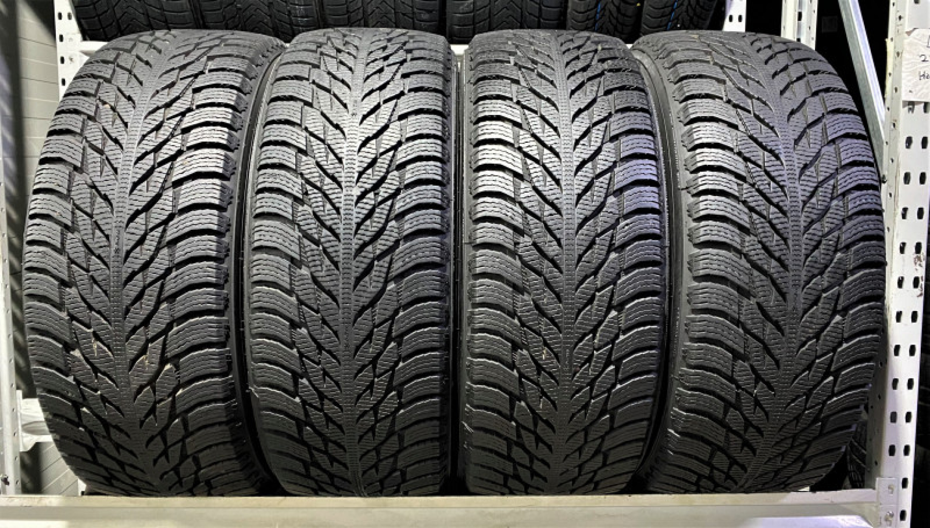 Nokian Hakkapeliitta R3 SUV 235/60R17 106 R