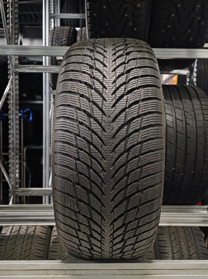 Nokian WR Snowproof P 225/40R19 93 V