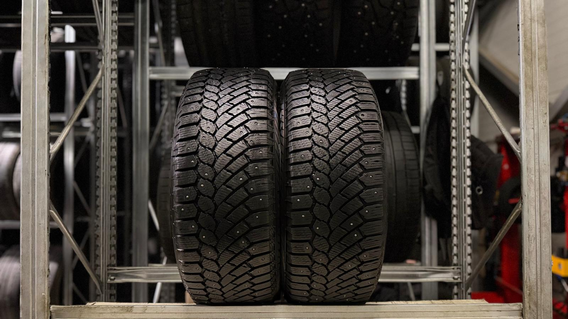Gislaved Nord Frost 200 245/45R18 100 T Studded tires