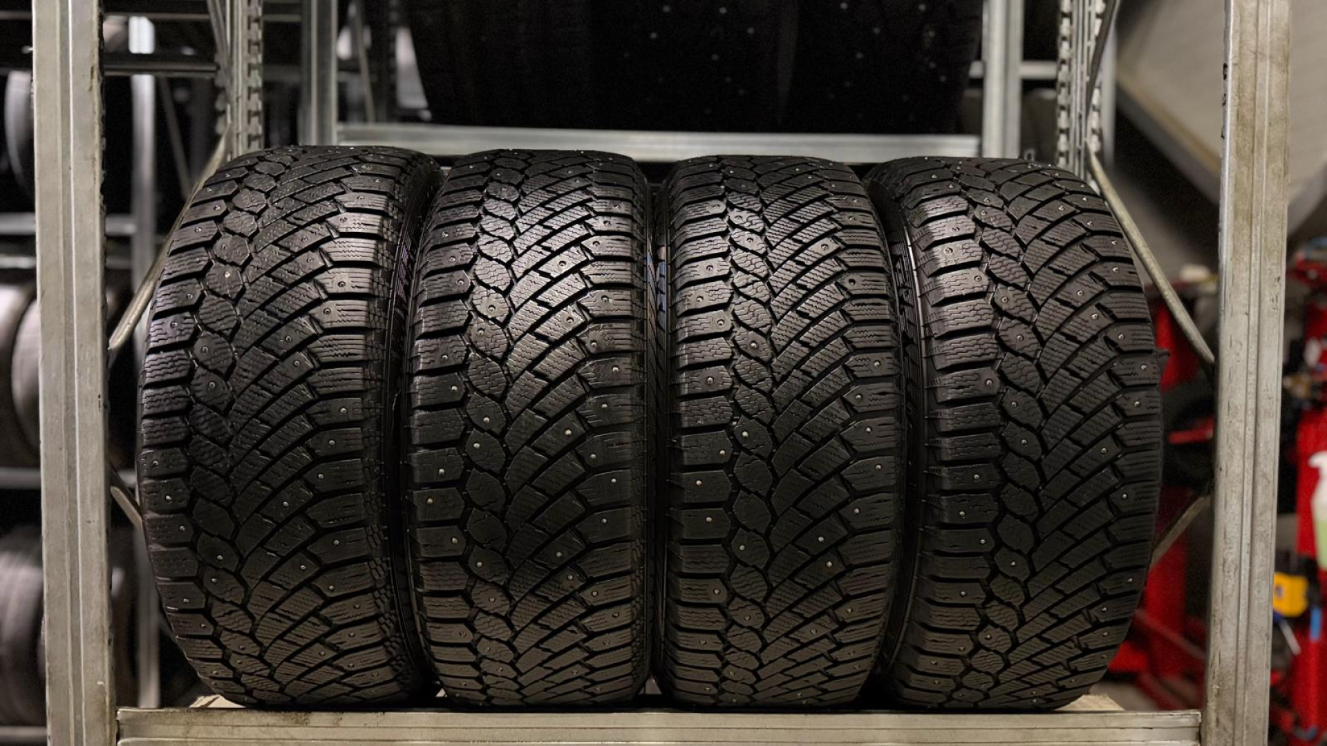 Gislaved Nord Frost 200 225/55R17 101 T Naastrehvid