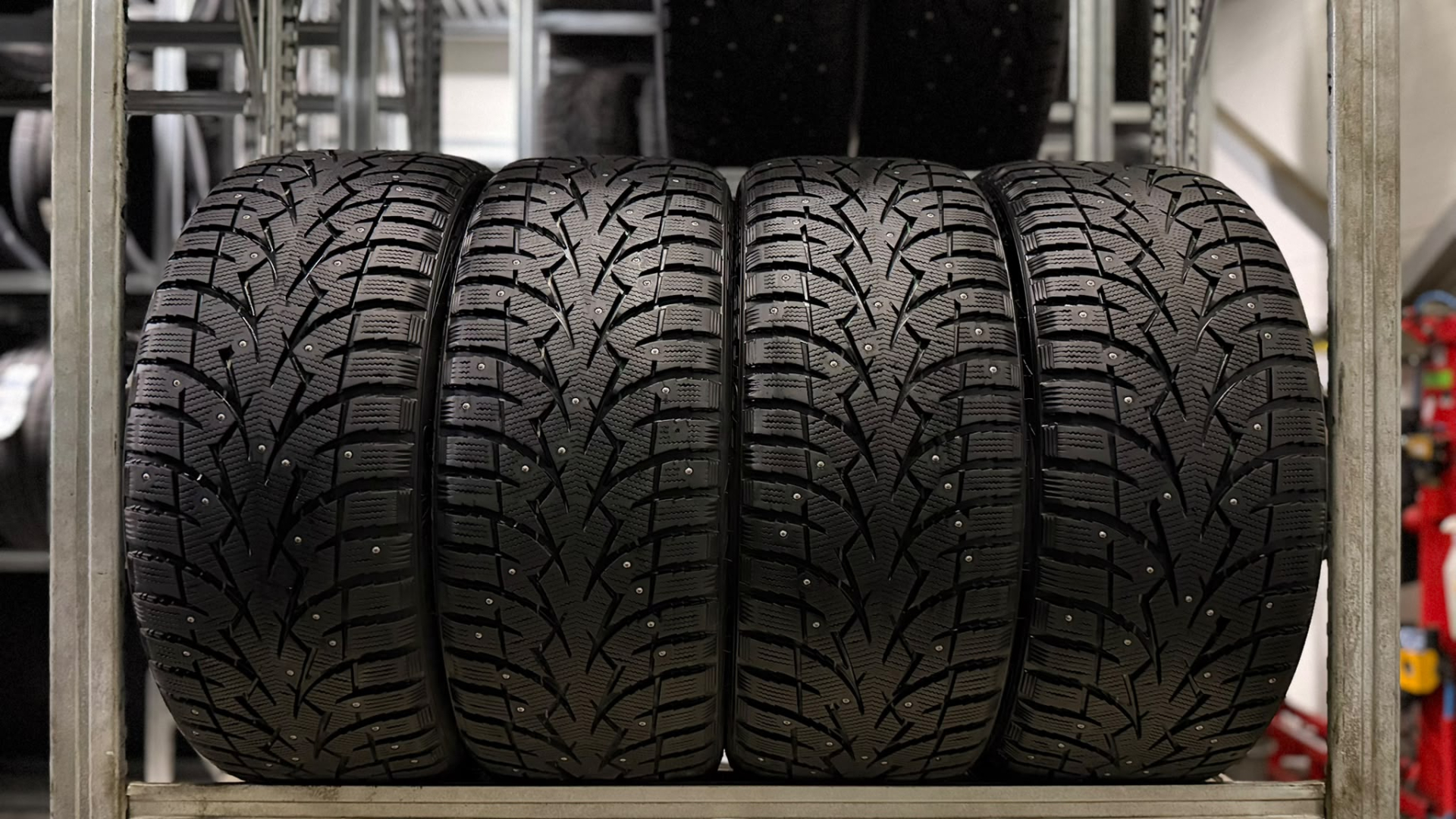 Toyo OBSERVE G3 ICE 245/40R20 99 T Studded tires