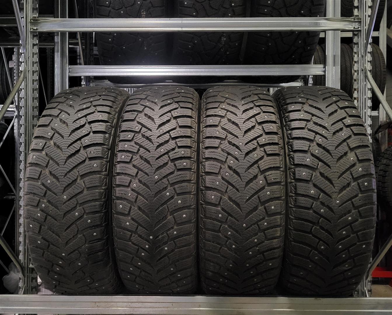 Toyo OBSERVE ICE-FREEZER SUV 225/65R17 106 T Шипованные шины