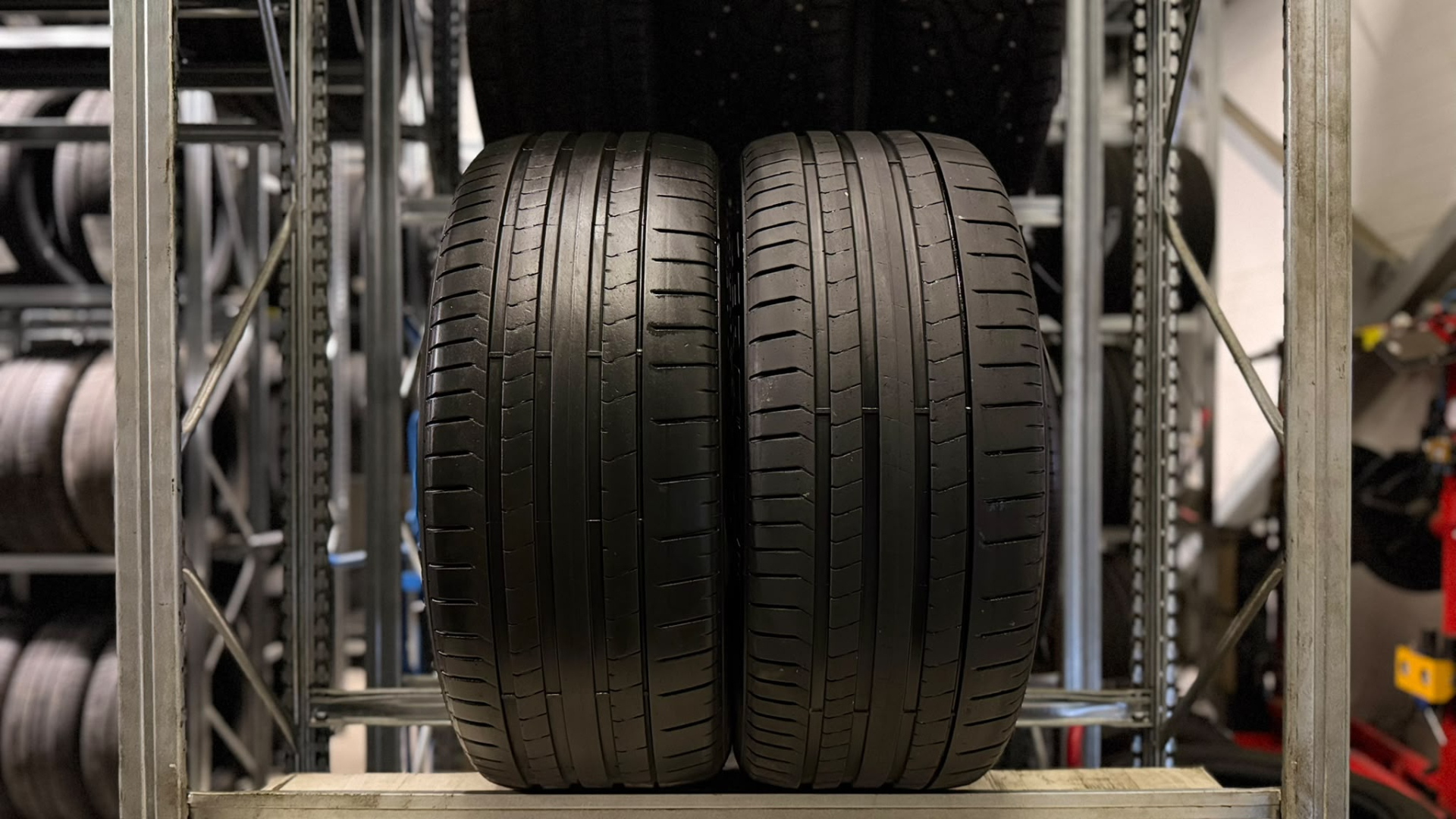 Pirelli P ZERO (PZ4) 275/40R22 107 Y * Summer tires