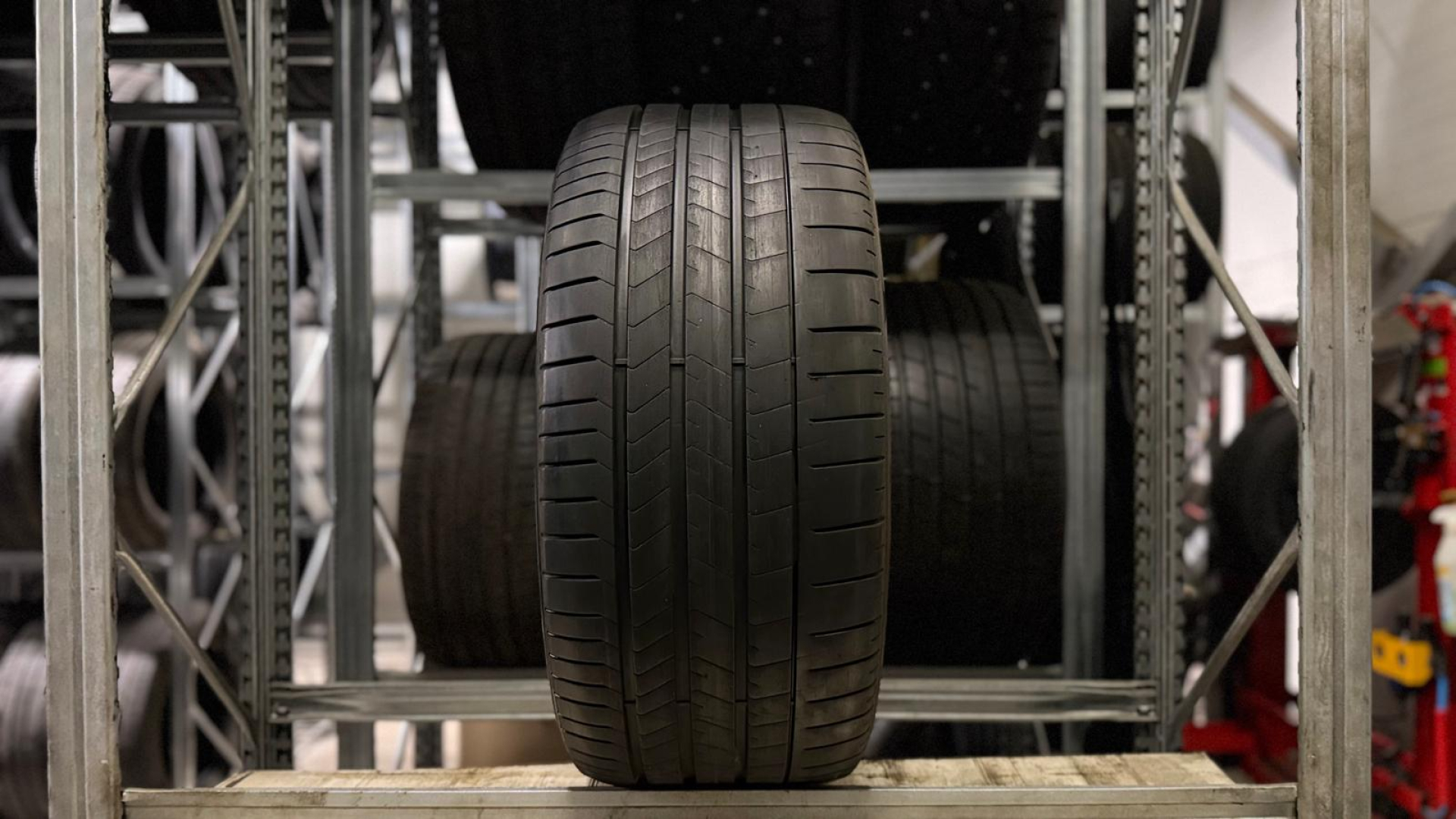 Pirelli P ZERO (PZ4) 305/30R21 100 Y