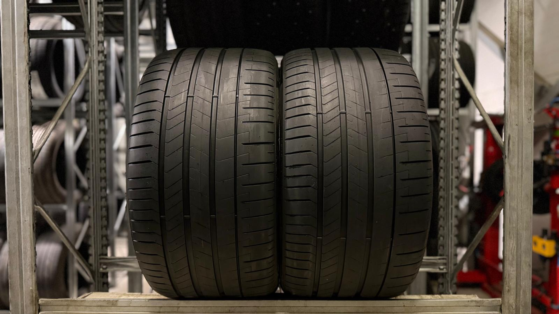 Pirelli P ZERO (PZ4) 285/35R23 107 Y PNCS ALP Летние шины