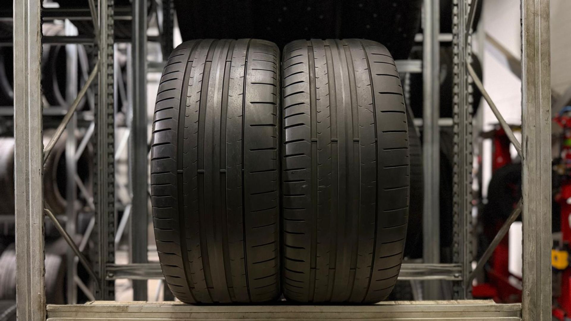 Pirelli P ZERO (PZ4) 275/35R23 108 Y Летние шины