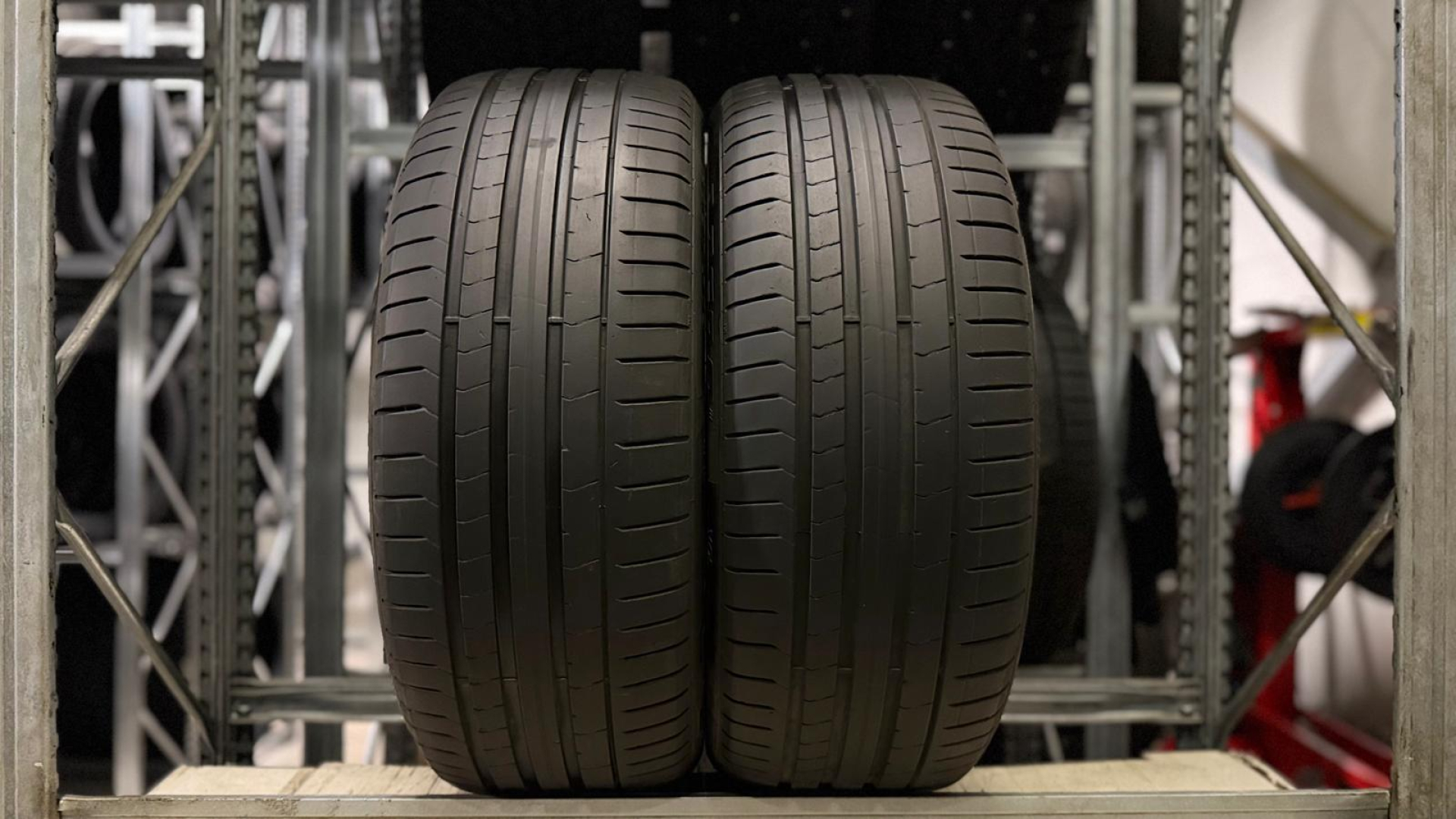 Pirelli P ZERO (PZ4) 245/40R21 100 W VOL