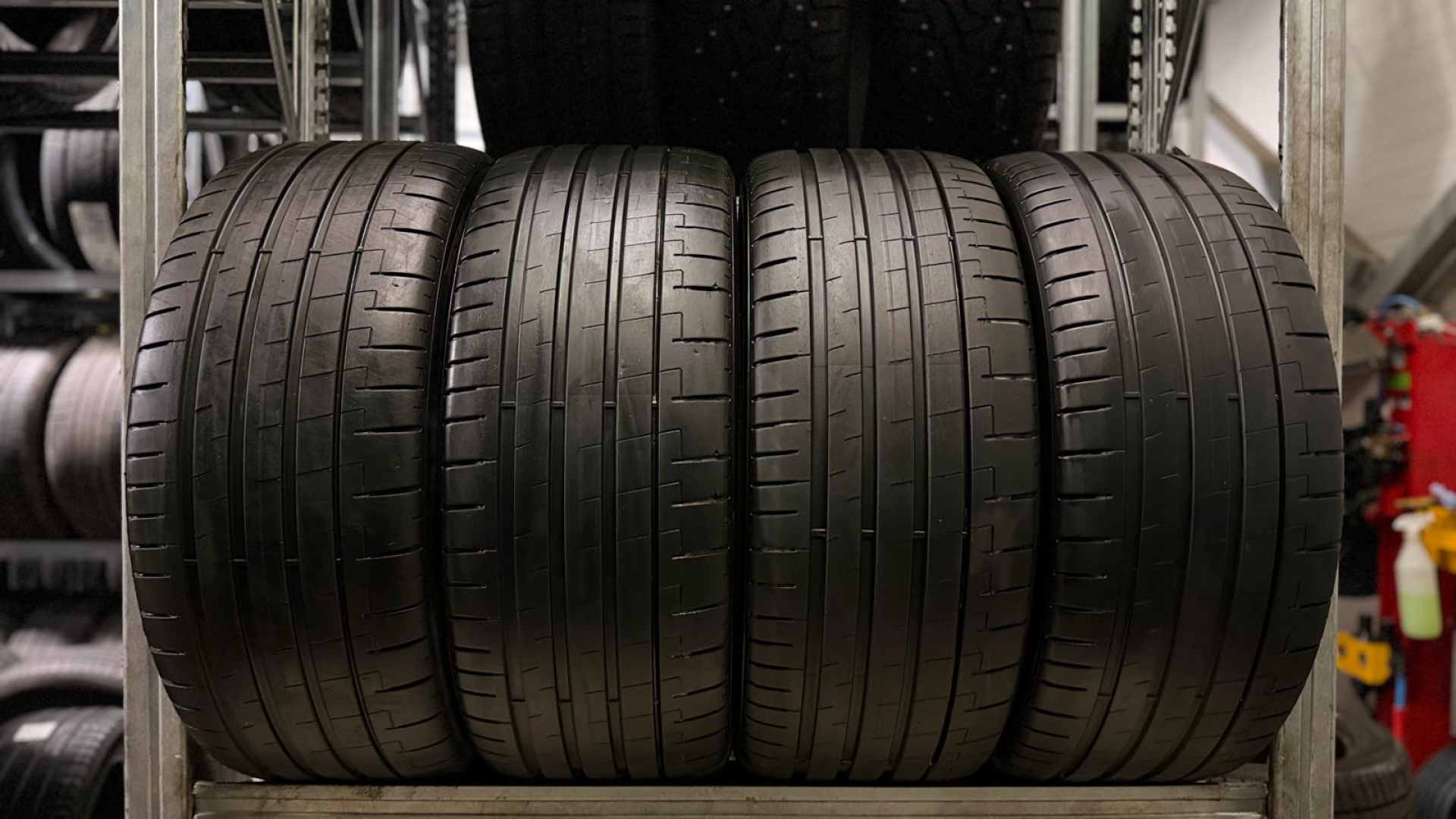 Pirelli P Zero PZ5 265/40R22 106 W POL Summer tires
