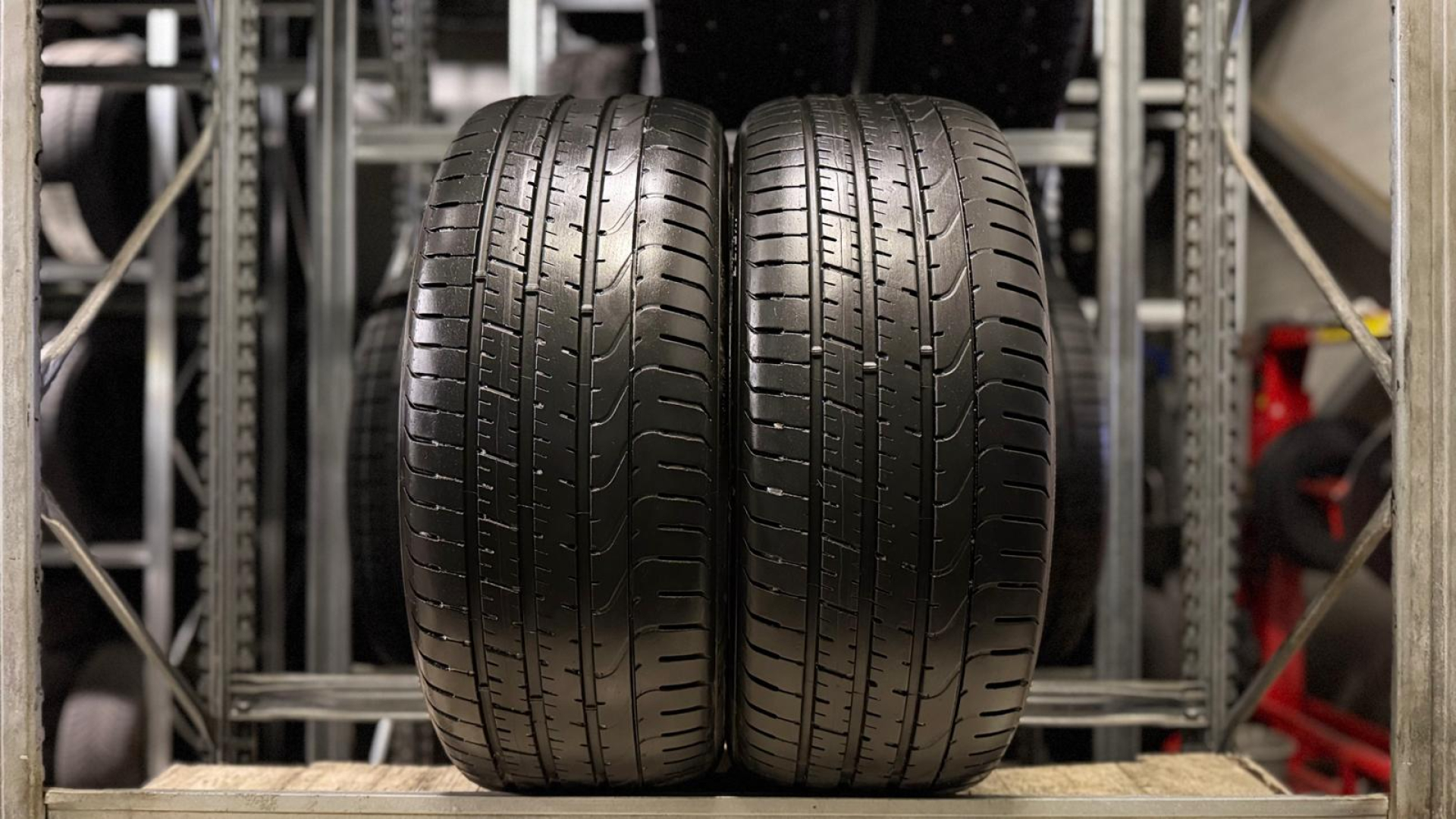 Pirelli P Zero 245/40R19 98 Y Summer tires