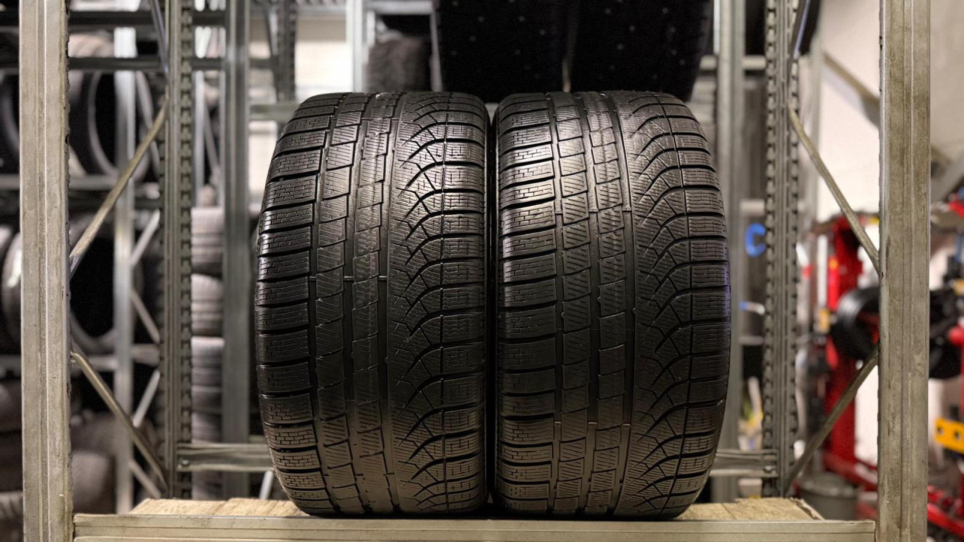 Pirelli P ZERO WINTER 285/40R19 107 V MO Ламельные шины
