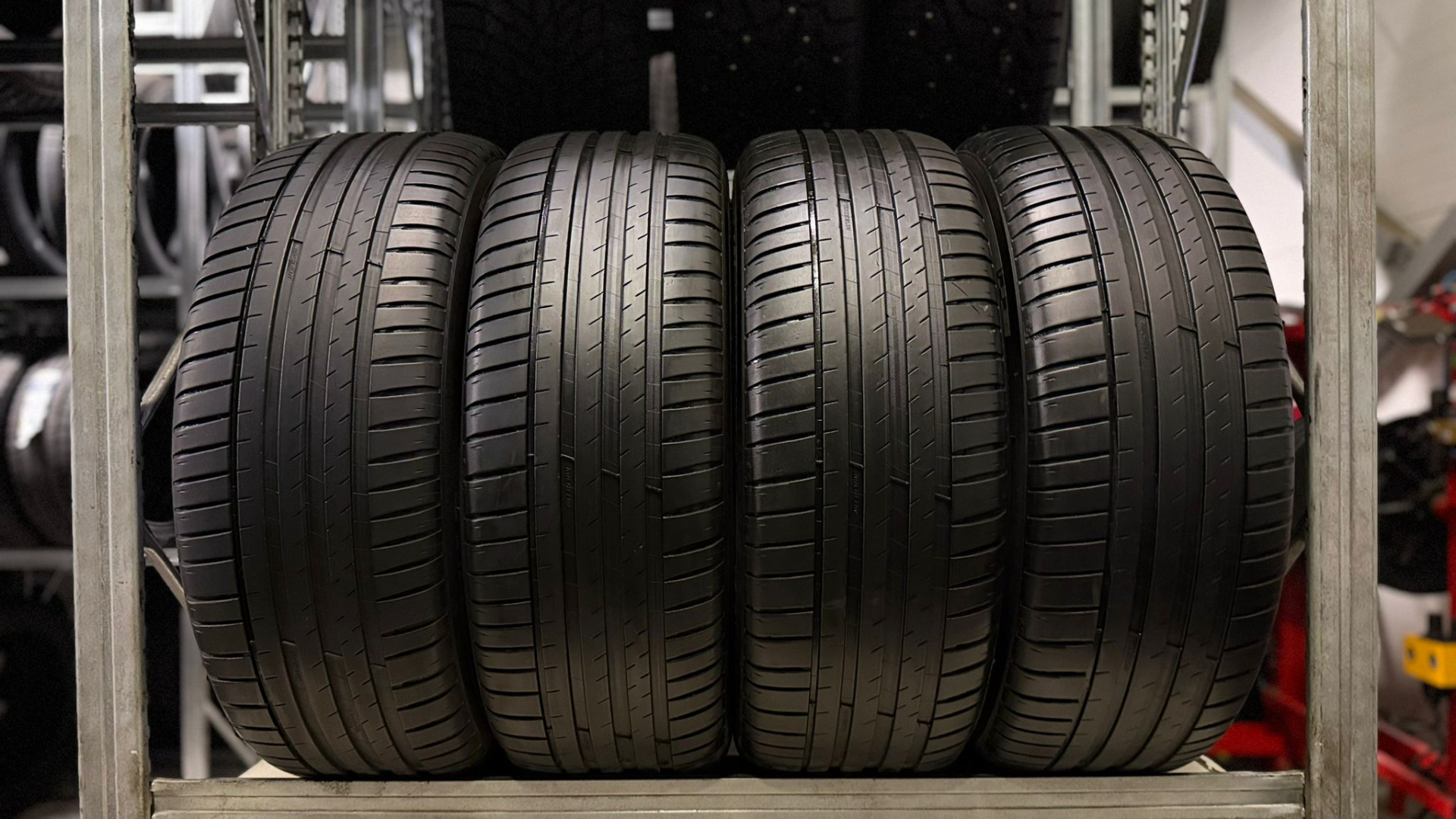 Michelin Pilot Sport 4 SUV 235/60R18 107 V Suverehvid