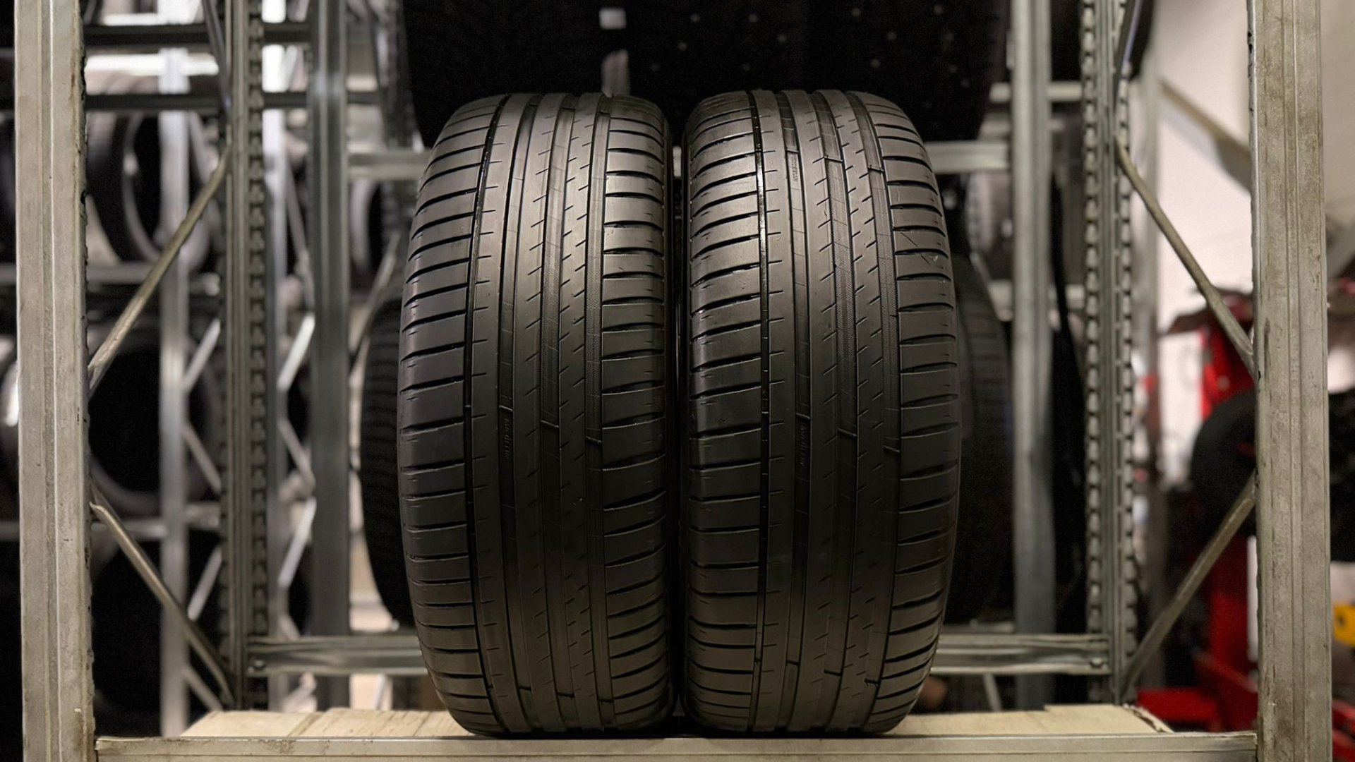 Michelin Pilot Sport 4 SUV 235/50R20 104 Y LR Suverehvid