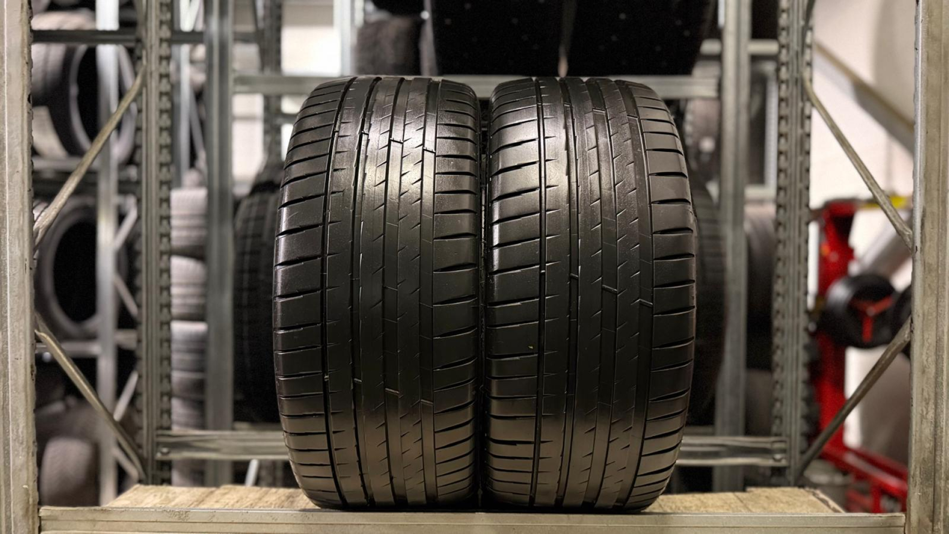 Michelin Pilot Sport 4 245/35R20 95 W VOL Summer tires