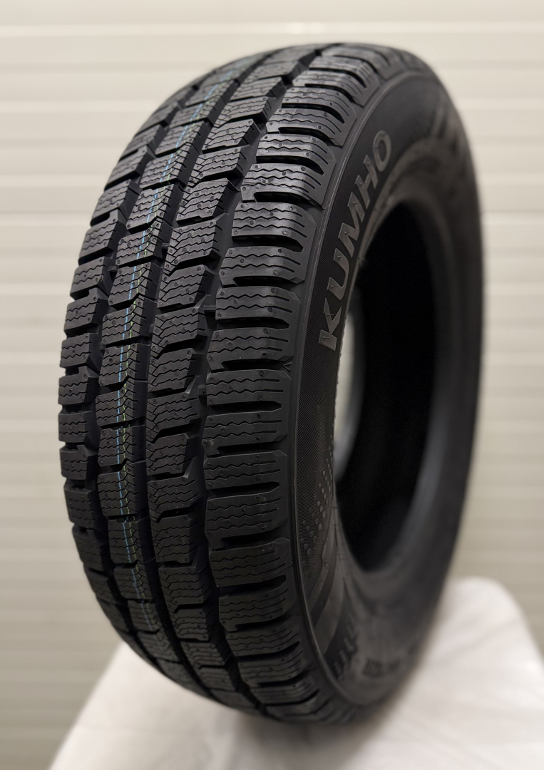 Kumho CW51 195/70R15C 104/102 R Lamellrehvid