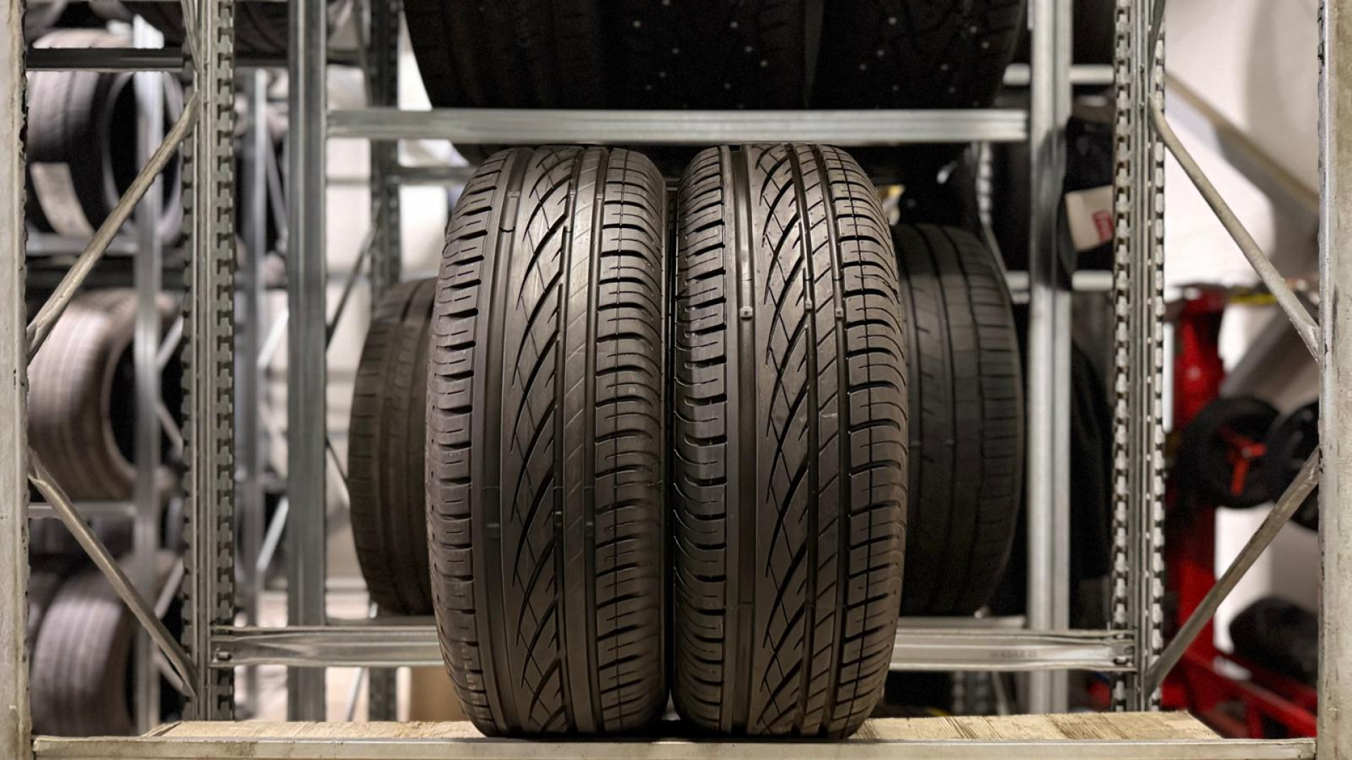 Continental PremiumContact 195/65R15 91 H Suverehvid