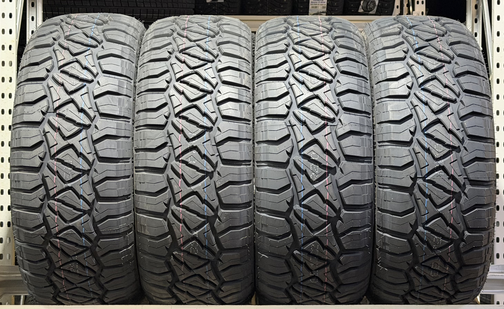 Sonix PRIMEMASTER R/T 265/60R18 114 Q Summer tires