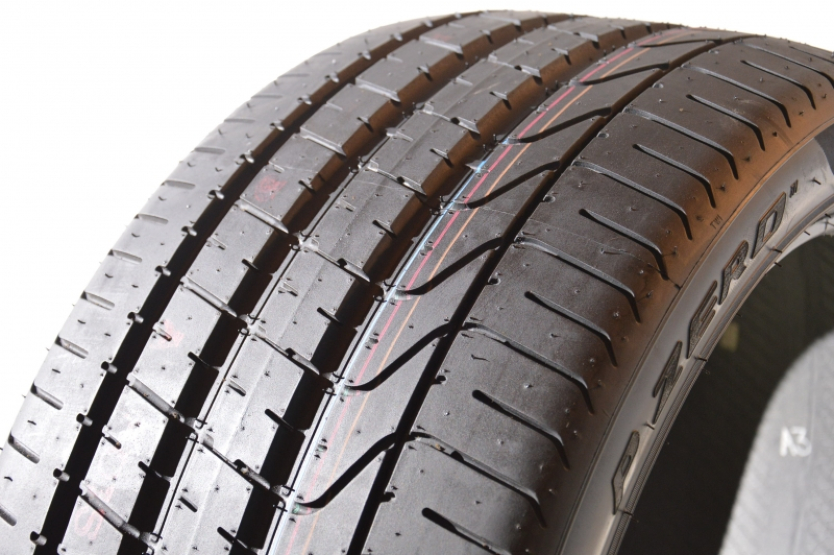 Pirelli PZero PZ3 DOT2013-2014 285/35R20 100 Y Summer tires