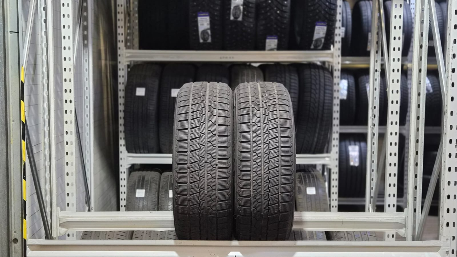 ROADX RXFrost Arctic 205/60R16 92 H Lamellrehvid